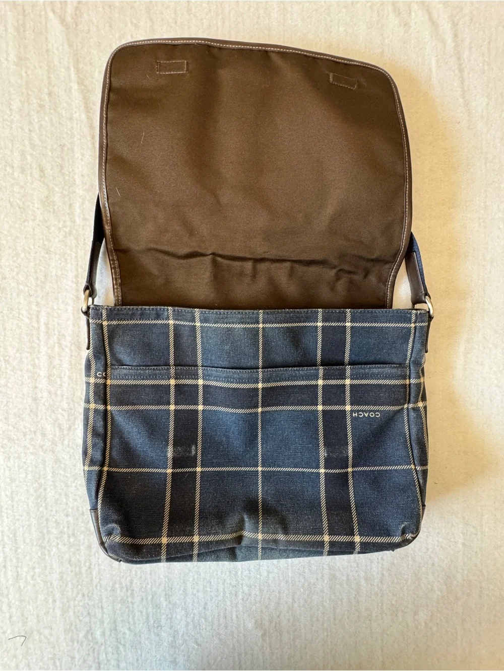 Coach classic messenger